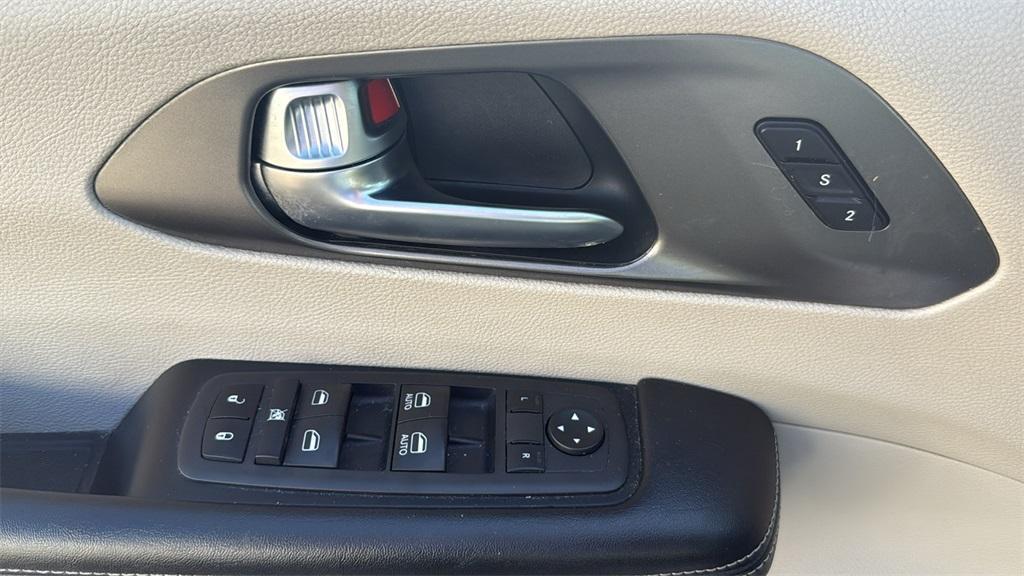 used 2022 Chrysler Pacifica car, priced at $23,710