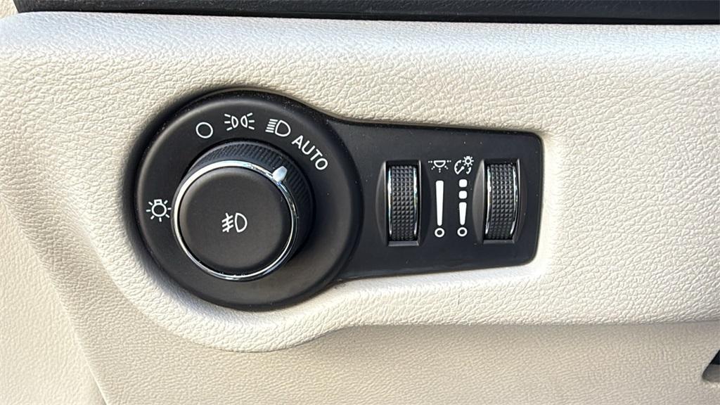 used 2022 Chrysler Pacifica car, priced at $23,710