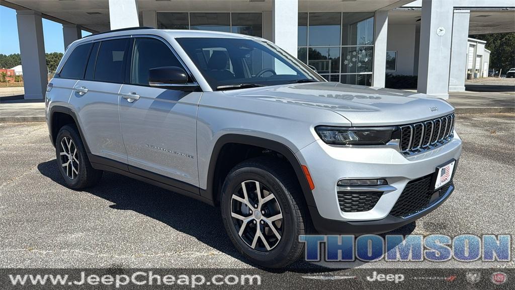 new 2025 Jeep Grand Cherokee car, priced at $37,350