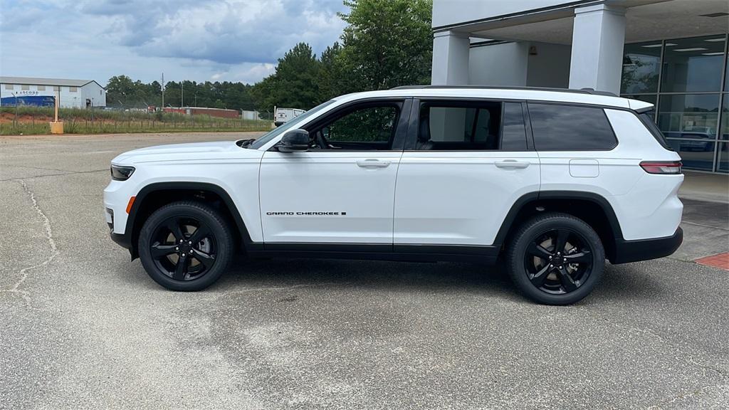 new 2024 Jeep Grand Cherokee L car, priced at $47,952