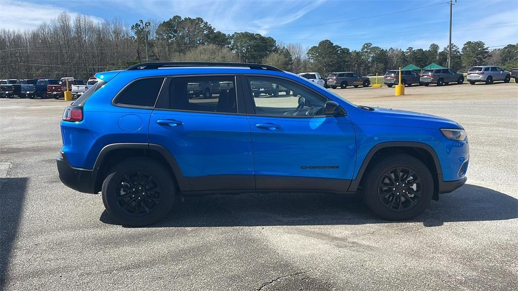 new 2023 Jeep Cherokee car, priced at $34,900