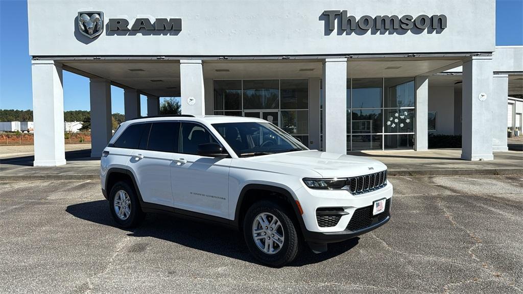 new 2025 Jeep Grand Cherokee car, priced at $32,950