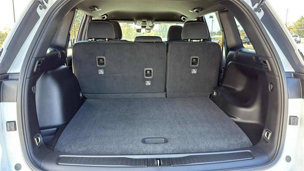 new 2025 Jeep Grand Cherokee car, priced at $32,950