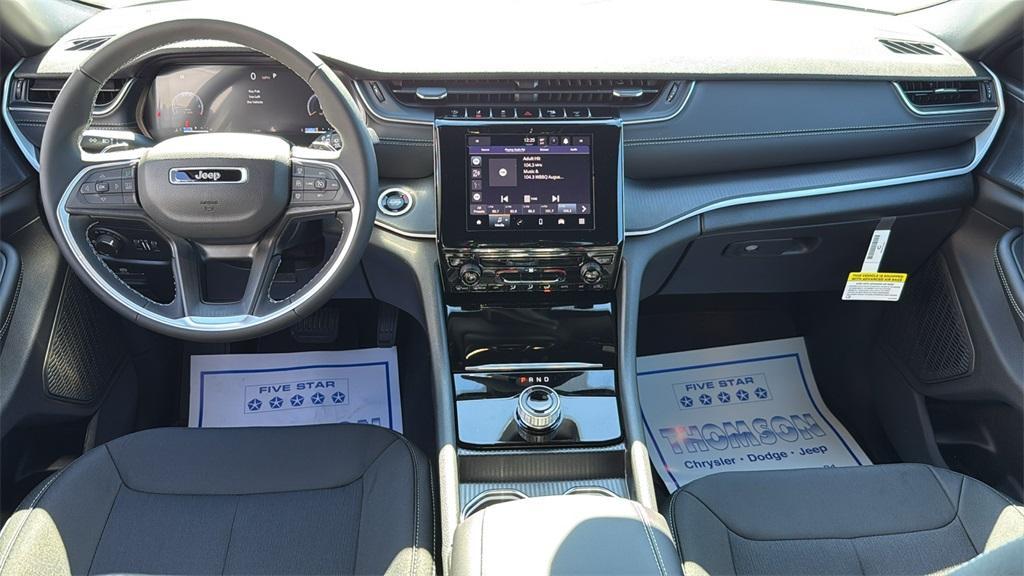 new 2025 Jeep Grand Cherokee car, priced at $32,950