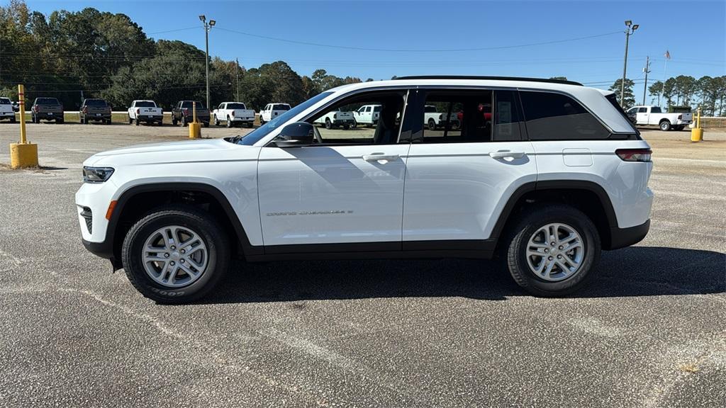 new 2025 Jeep Grand Cherokee car, priced at $32,950
