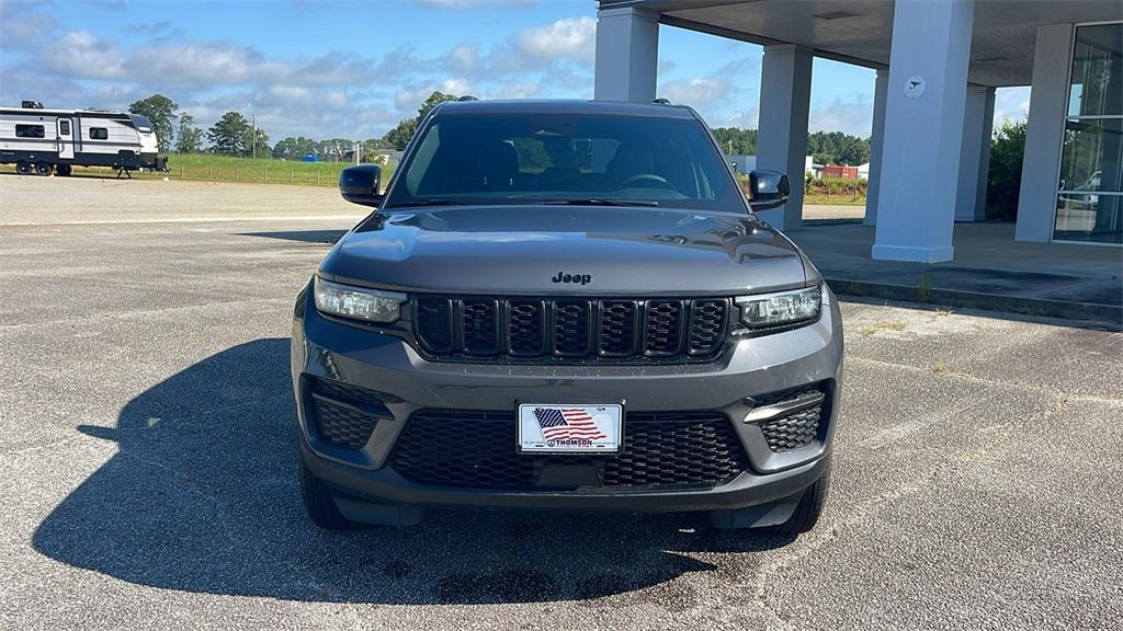 new 2025 Jeep Grand Cherokee car, priced at $40,420