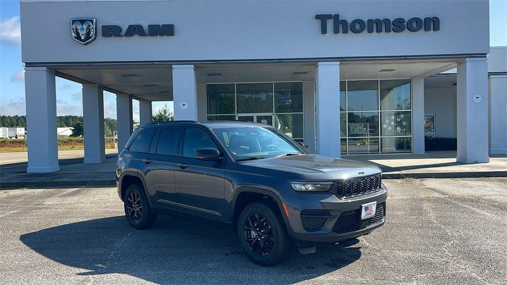 new 2025 Jeep Grand Cherokee car, priced at $40,420