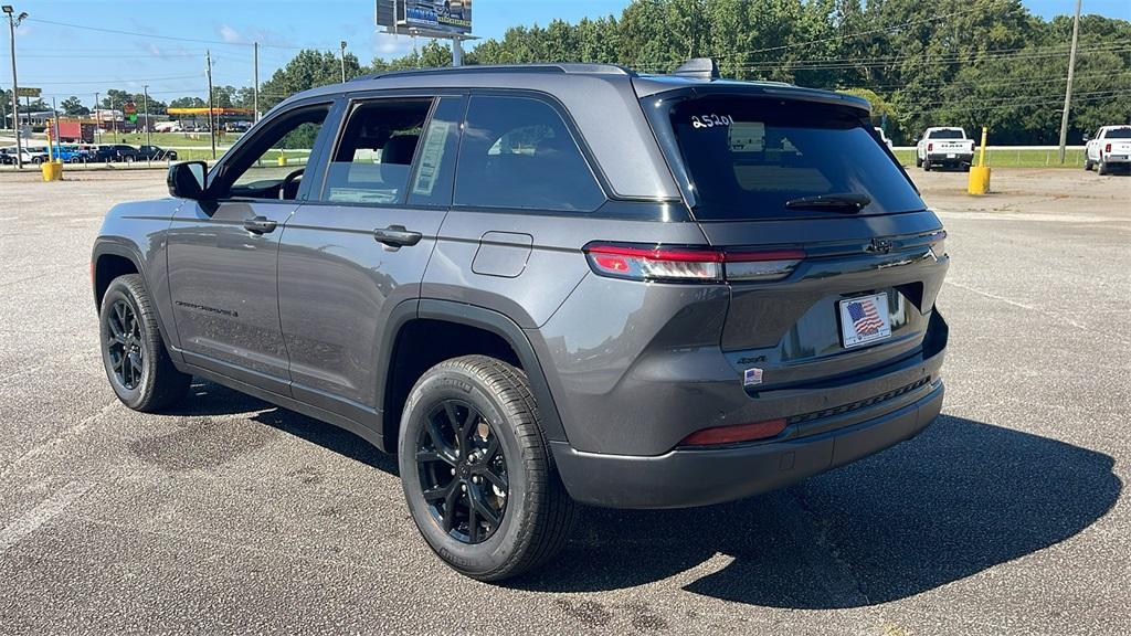 new 2025 Jeep Grand Cherokee car, priced at $40,420