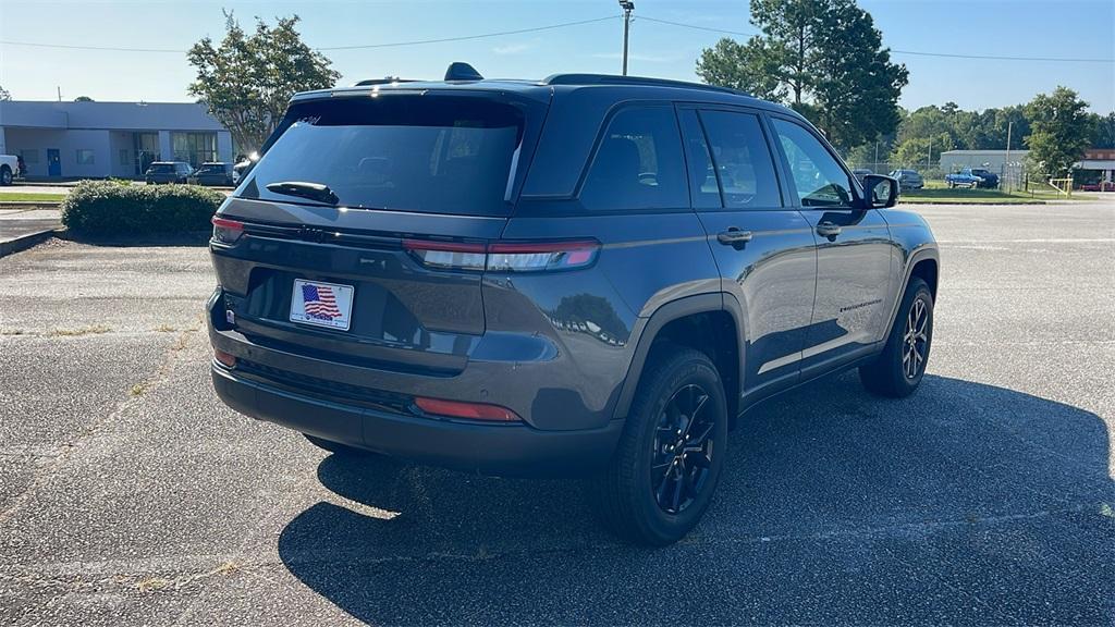 new 2025 Jeep Grand Cherokee car, priced at $40,420