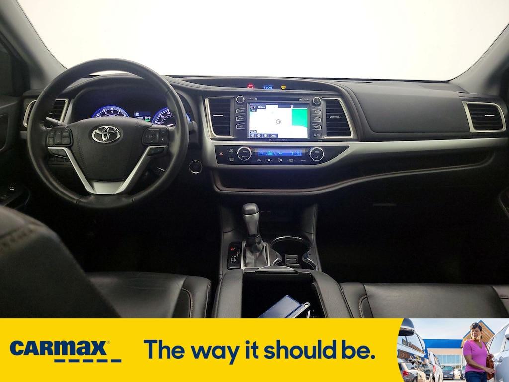 used 2019 Toyota Highlander car, priced at $27,998