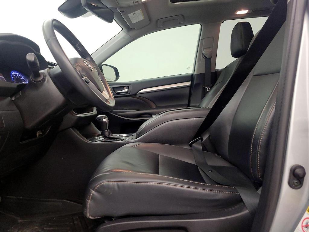 used 2019 Toyota Highlander car, priced at $27,998