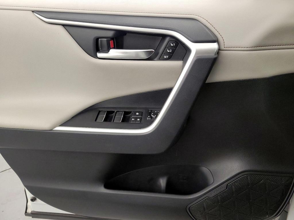 used 2019 Toyota RAV4 car, priced at $27,998