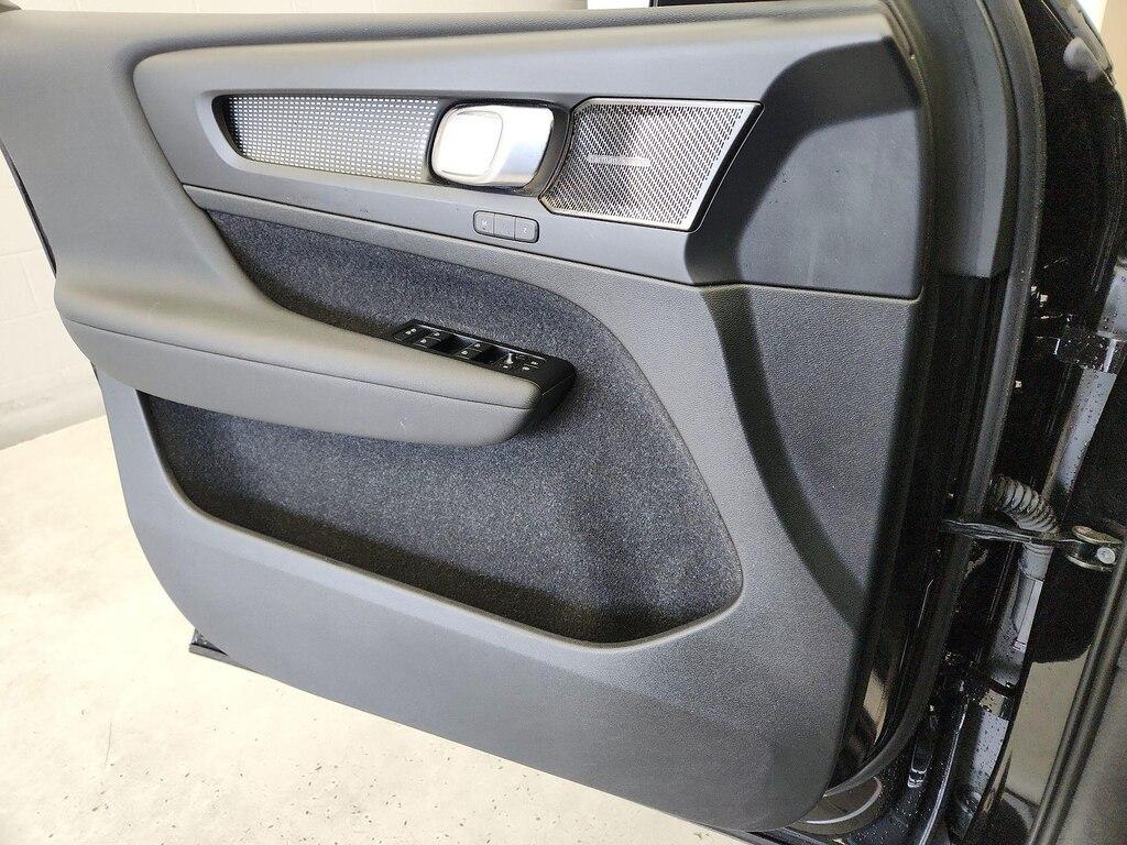 used 2021 Volvo XC40 car, priced at $28,998