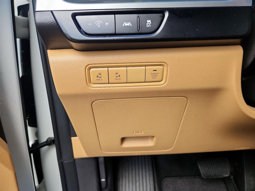 used 2024 Kia Carnival car, priced at $35,998