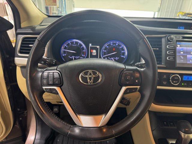 used 2019 Toyota Highlander car, priced at $28,500