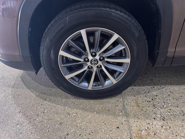 used 2019 Toyota Highlander car, priced at $28,500
