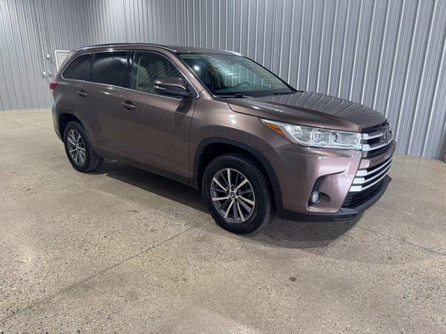used 2019 Toyota Highlander car, priced at $28,500