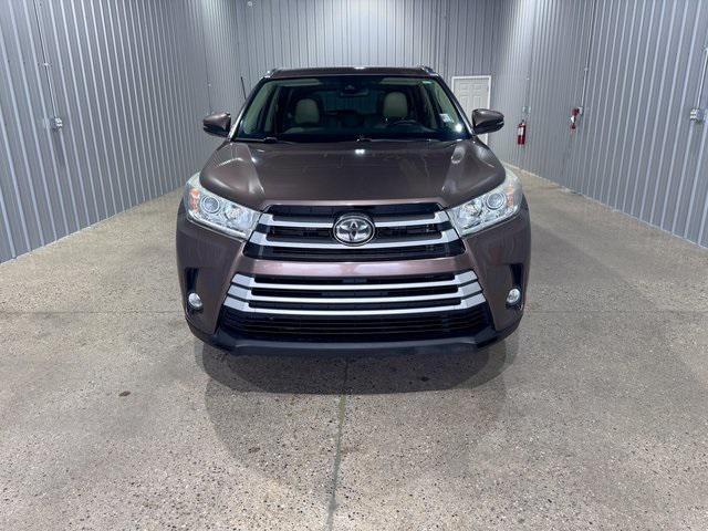 used 2019 Toyota Highlander car, priced at $28,500