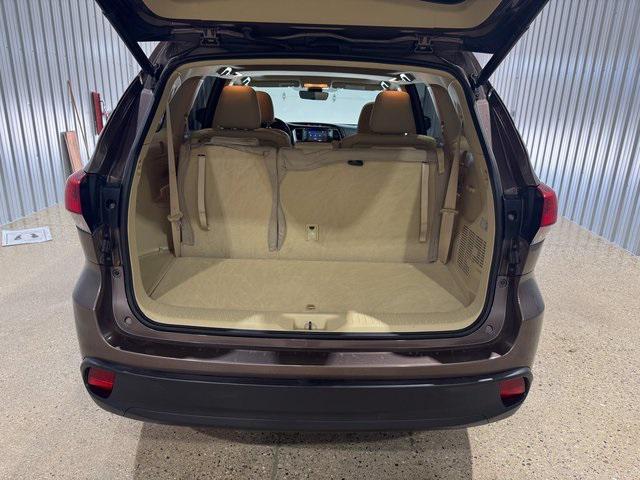 used 2019 Toyota Highlander car, priced at $28,500