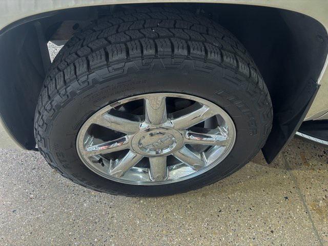 used 2013 GMC Yukon car, priced at $17,995