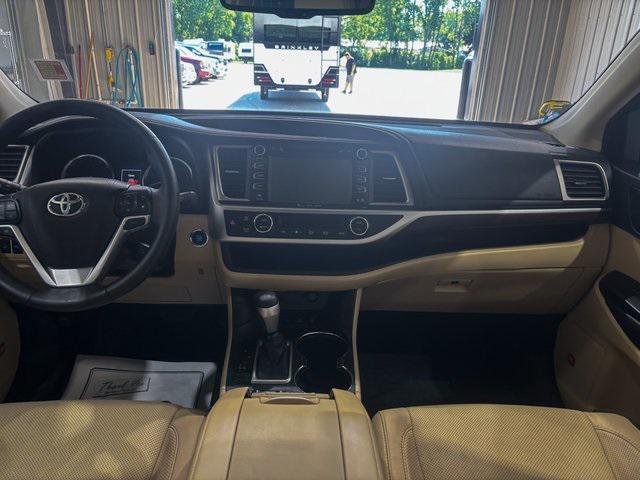 used 2016 Toyota Highlander car, priced at $23,995