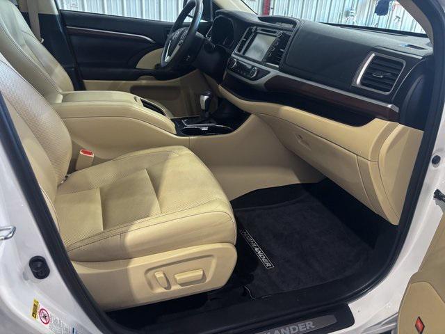 used 2016 Toyota Highlander car, priced at $23,995