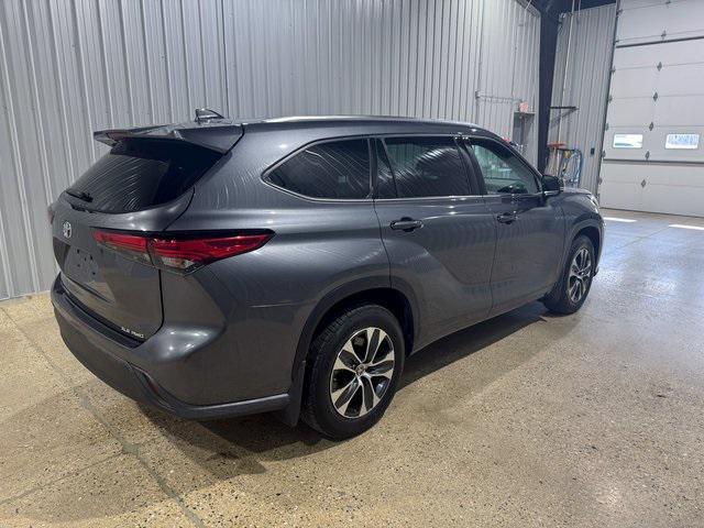 used 2020 Toyota Highlander car, priced at $25,500
