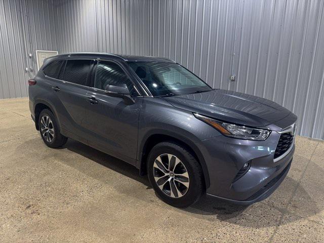 used 2020 Toyota Highlander car, priced at $25,500