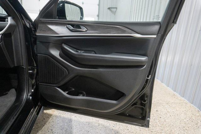 used 2024 Jeep Grand Cherokee L car, priced at $37,995