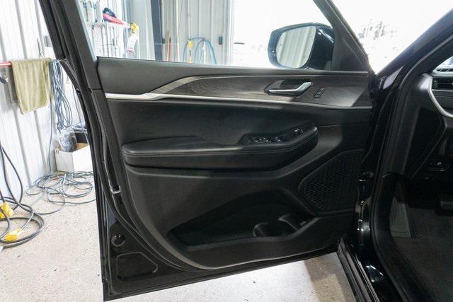 used 2024 Jeep Grand Cherokee L car, priced at $40,995