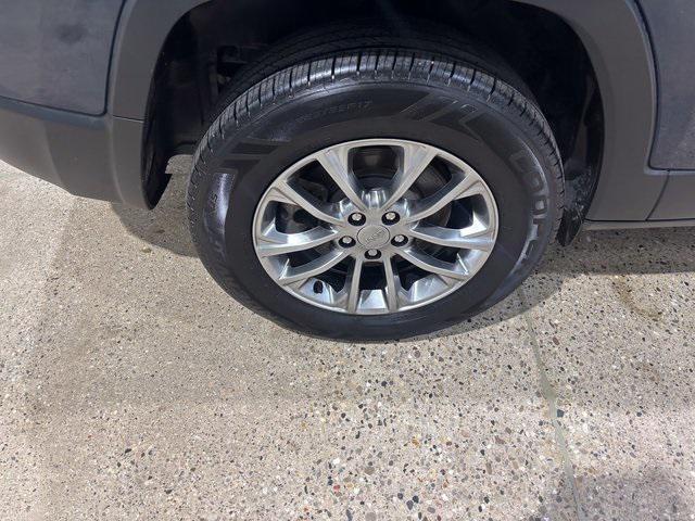 used 2020 Jeep Cherokee car, priced at $19,995