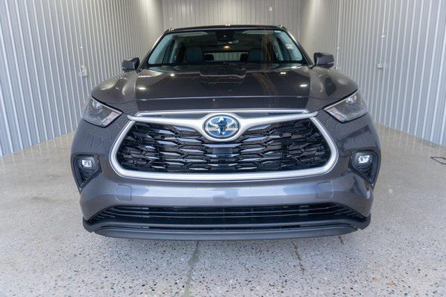 used 2023 Toyota Highlander Hybrid car, priced at $38,483