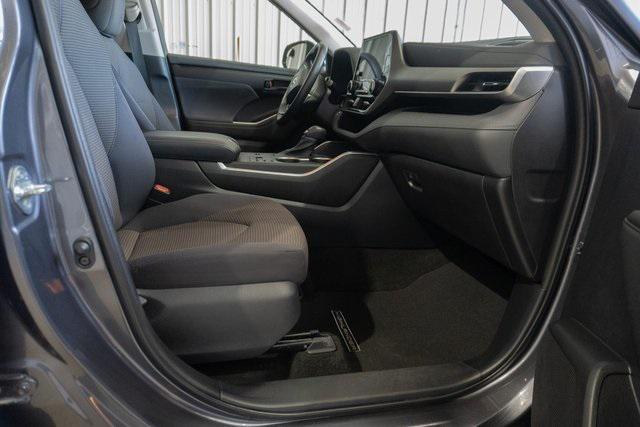 used 2023 Toyota Highlander Hybrid car, priced at $38,483