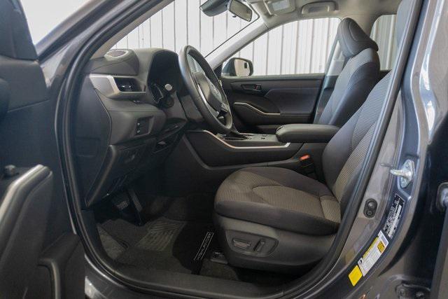 used 2023 Toyota Highlander Hybrid car, priced at $38,483