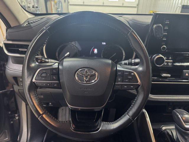 used 2021 Toyota Highlander car, priced at $27,995