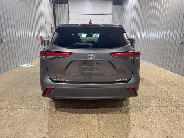 used 2021 Toyota Highlander car, priced at $27,995