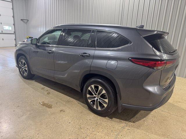 used 2021 Toyota Highlander car, priced at $27,995