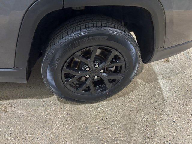 used 2024 Jeep Grand Cherokee L car, priced at $29,995