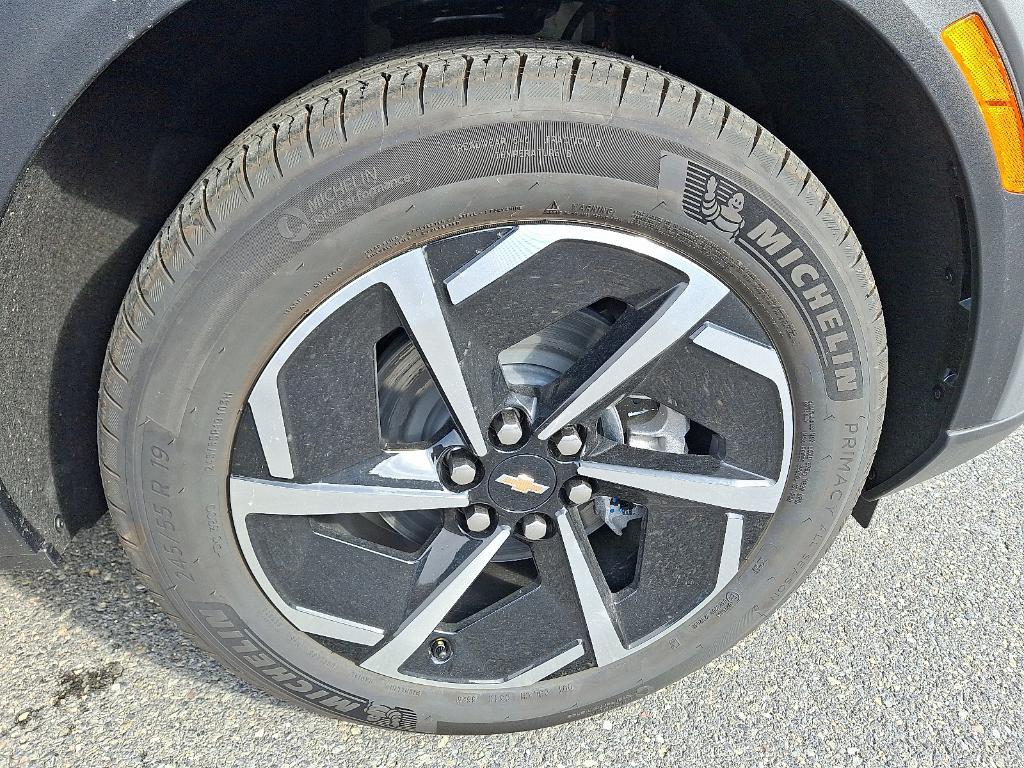 new 2026 Chevrolet Equinox EV car, priced at $39,999