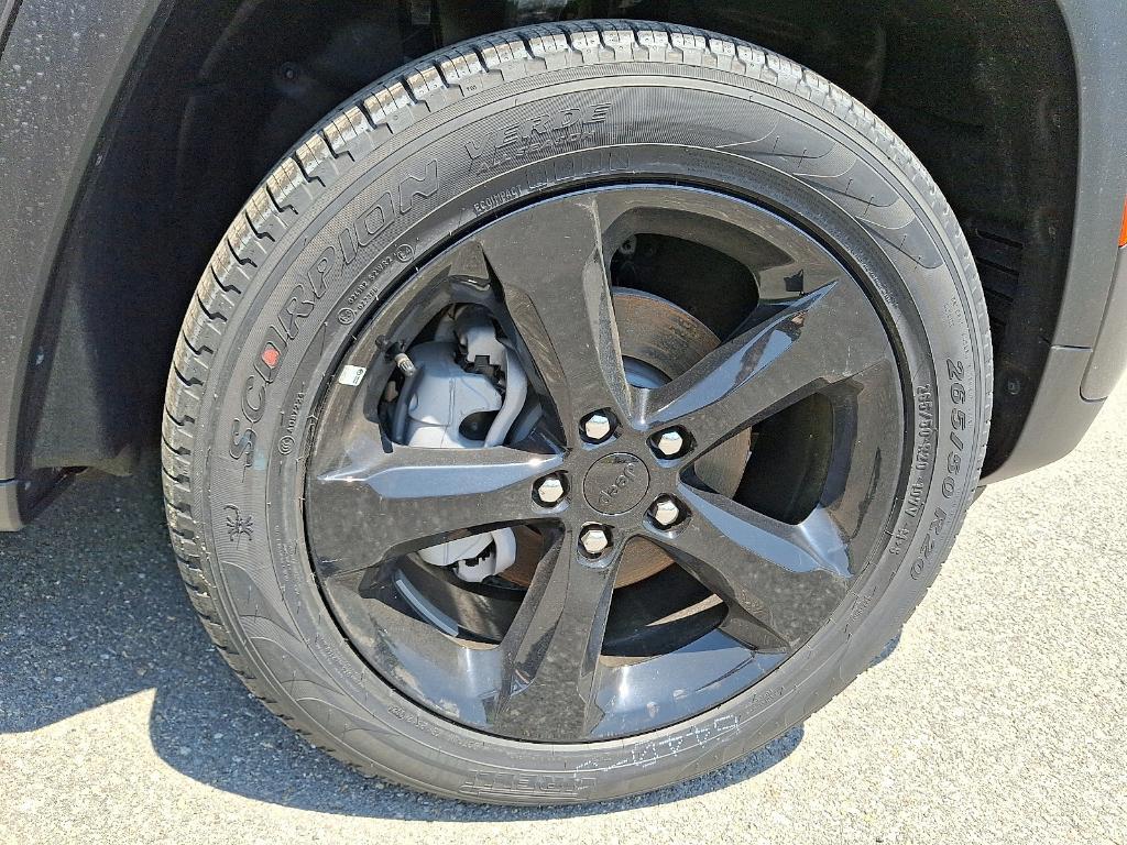 new 2025 Jeep Grand Cherokee car, priced at $52,999