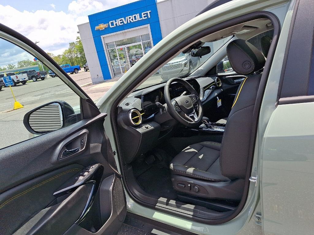 new 2025 Chevrolet Trax car, priced at $26,790