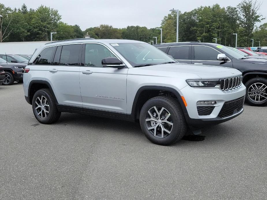 new 2024 Jeep Grand Cherokee car, priced at $51,978