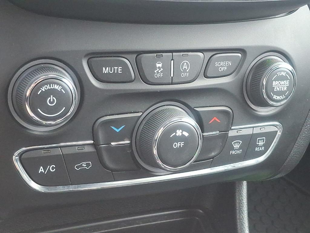 used 2019 Jeep Cherokee car, priced at $17,753