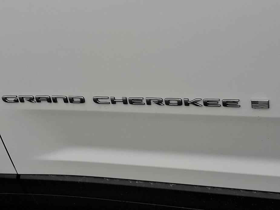 new 2025 Jeep Grand Cherokee car, priced at $52,021