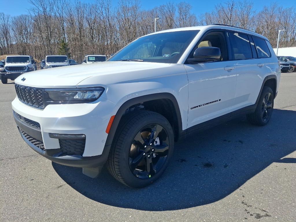 new 2025 Jeep Grand Cherokee L car, priced at $57,512