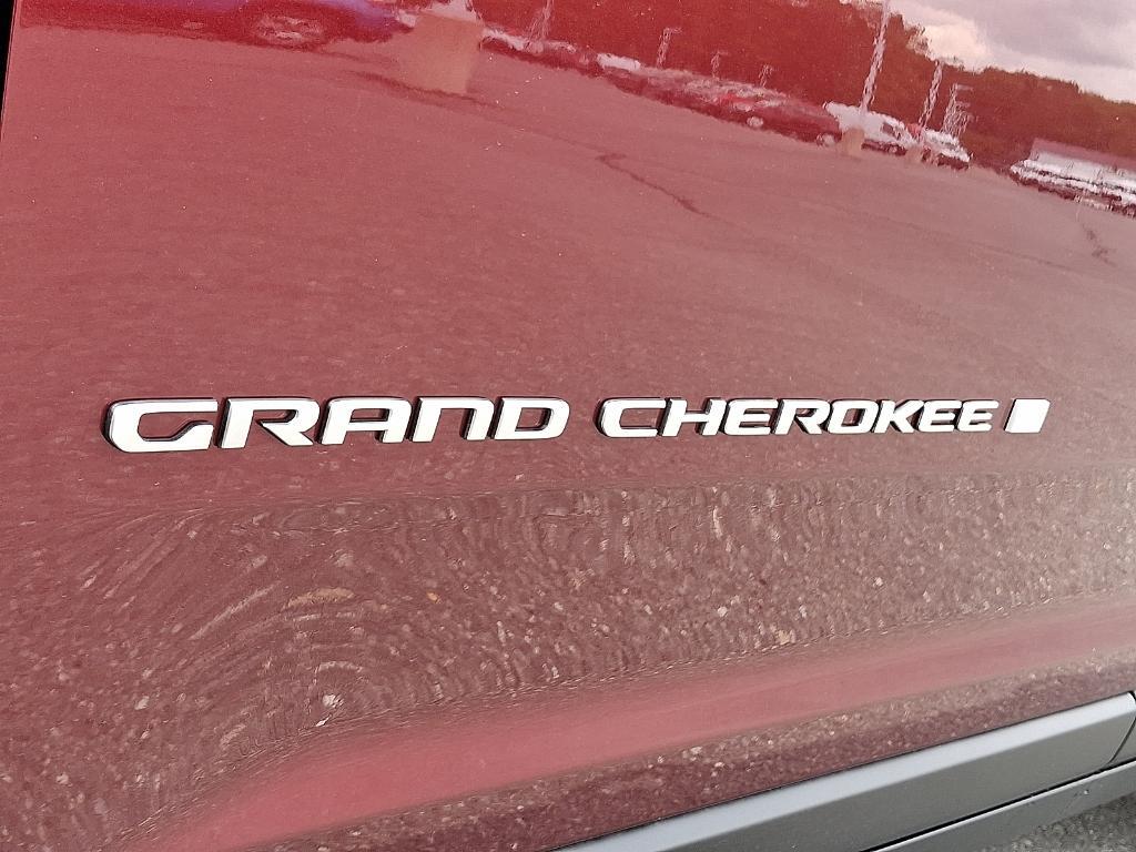new 2025 Jeep Grand Cherokee car, priced at $42,232