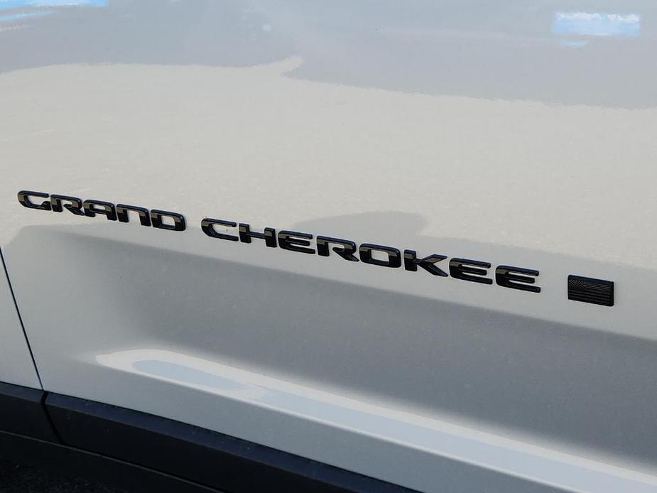 new 2024 Jeep Grand Cherokee car, priced at $47,071