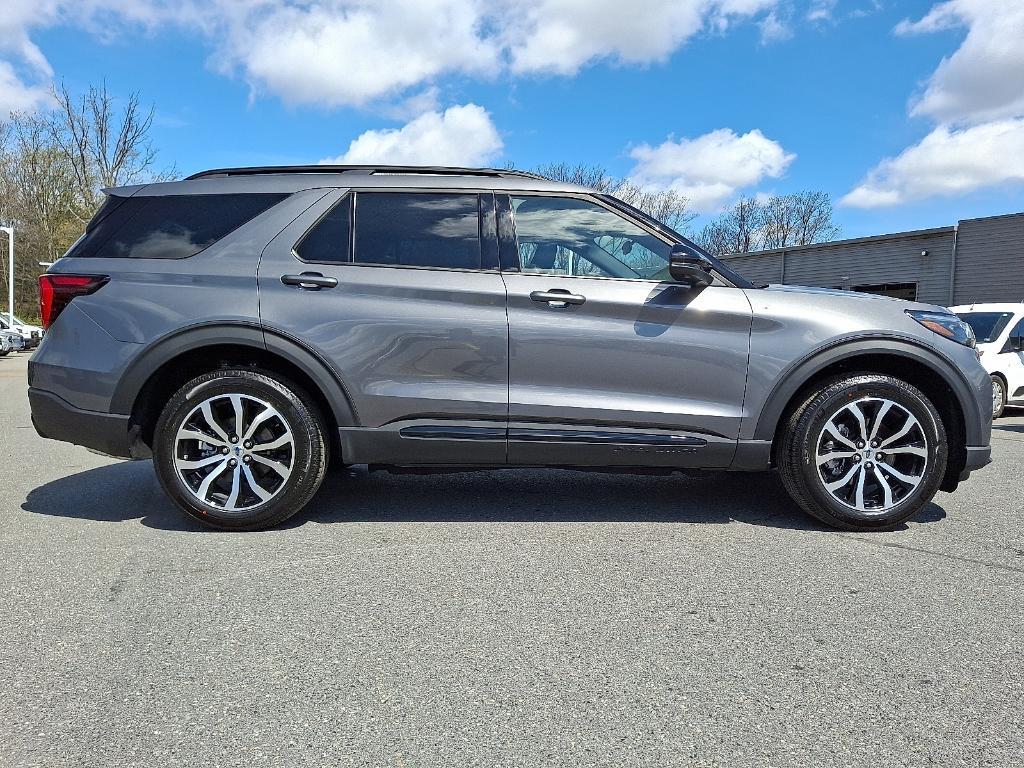 used 2025 Ford Explorer car, priced at $47,366