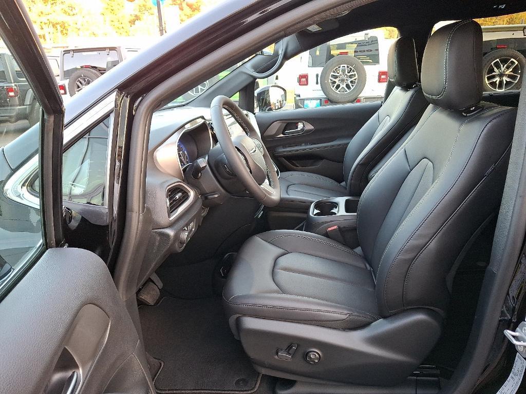 new 2026 Chrysler Voyager car, priced at $40,799