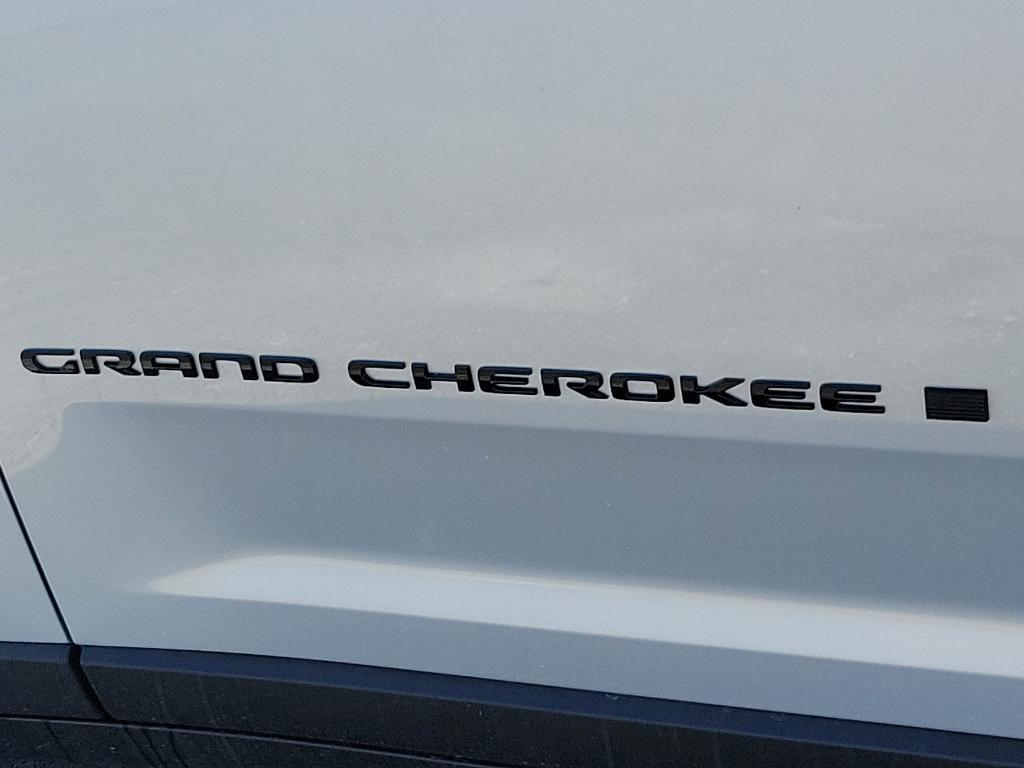 new 2024 Jeep Grand Cherokee L car, priced at $48,138